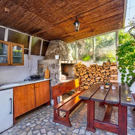 Apartment In 50555